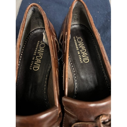 769 - Joan and David leather shoes, size 42