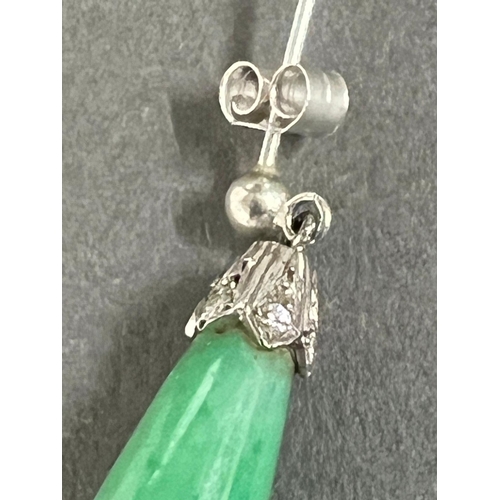 475A - A pair of Chinese jade drop earrings