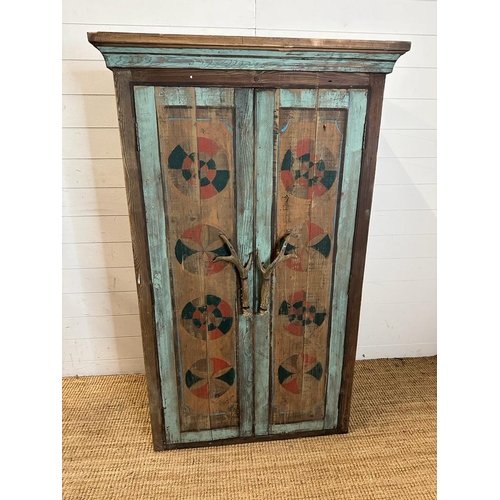 108 - A pine painted cupboard with horn handles (H145cm W90cm D50cm)