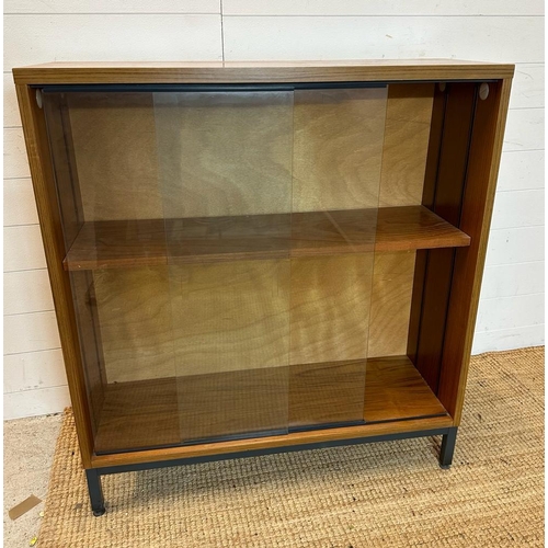 151 - A Mid Century glazed two shelf display cabinet (H100cm W107cm D30cm)