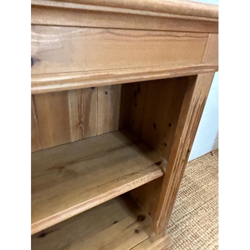 188 - A pine two shelf bookcase with fluted sides (H78cm W66cm D30cm)