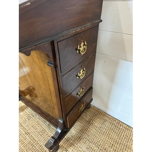 191 - A Victorian inlaid Davenport on castors, flanked by four drawers either side, hinged desk lid and de... 