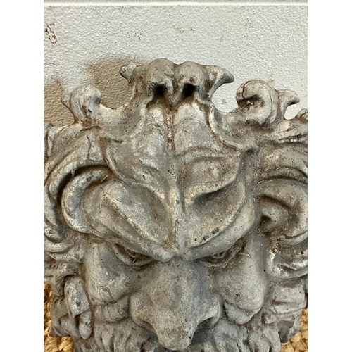 274 - A lead decorative wall hanging lions head (H24cm)