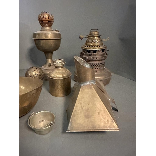 311 - A selection of brass items to include lamps, a cauldron and a rolling shadow ball