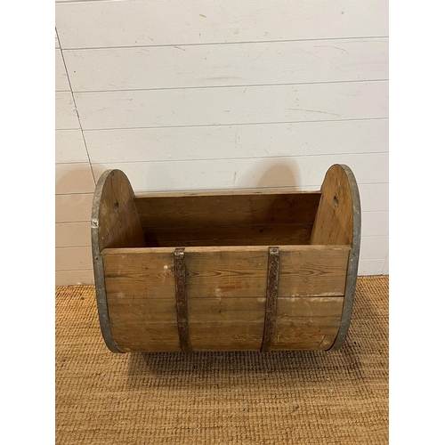 331 - A barrel butter churn (H68cm W72cm D40cm)