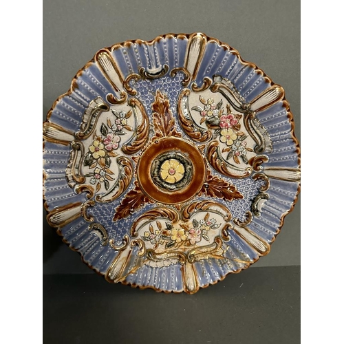 392 - A selection of Alhambrian Majolica plates