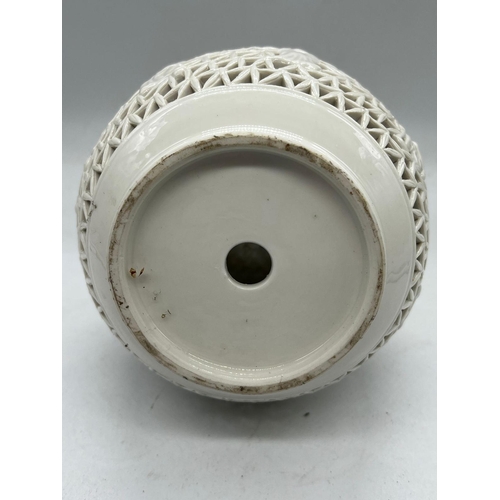 402 - A Chinese porcelain vase, pierced decoration of elders (H27cm)