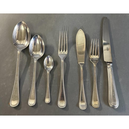 426 - A Carr's twelve place setting canteen of cutlery to include: Knives, forks, dessert spoons and forks... 