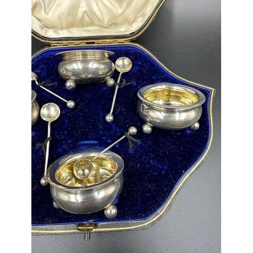 430 - A boxed set of silver salts by Vale Brothers & Sermon, hallmarked for Chester 1900