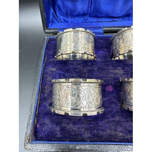 433 - A Boxed set of six silver napkin rings, hallmarked for Birmingham by John Rose 1916