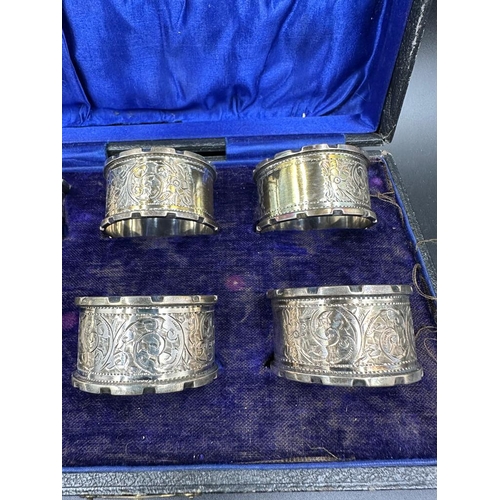 433 - A Boxed set of six silver napkin rings, hallmarked for Birmingham by John Rose 1916