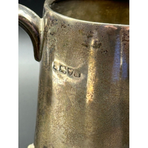 469 - A silver, engraved tankard, approximate total weight 213g, hallmarked for Chester