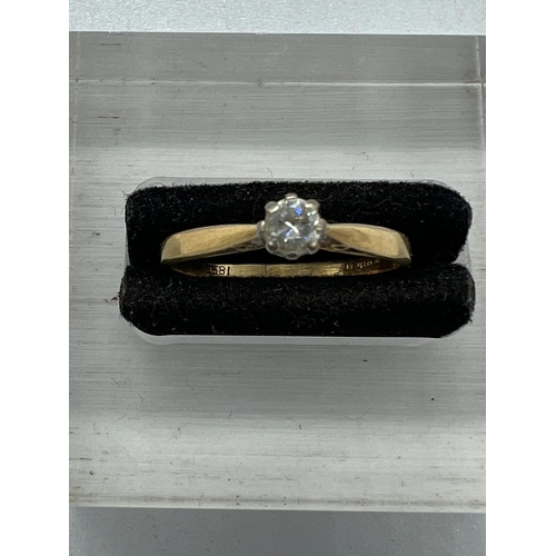 567 - An 18ct diamond ring on yellow gold setting Size P