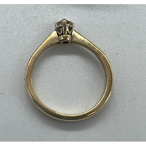 570 - A 9ct gold diamond ring, approximate size N, (2.6g)