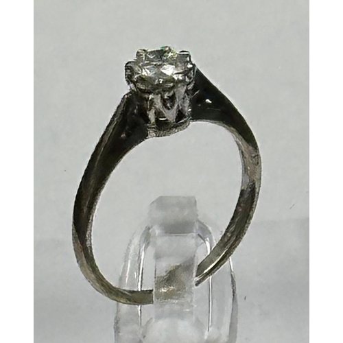 592 - A 9ct white  gold and diamond ring, size H