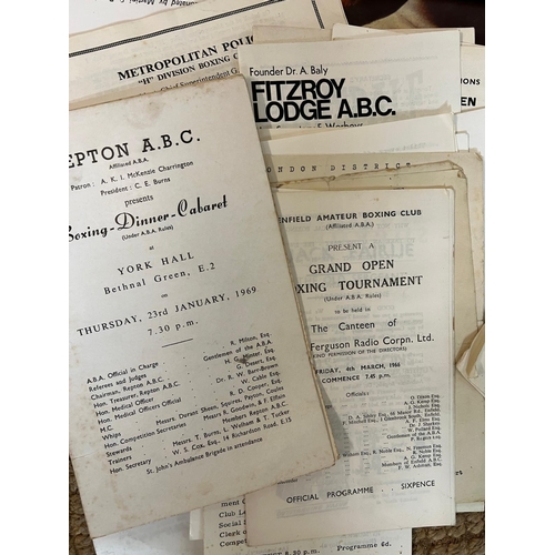 725 - A collection of boxing tournament, boxing dinners and other official programmes