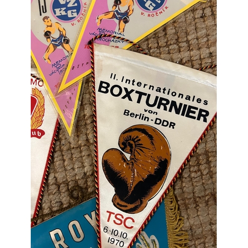 727 - A selection of boxing pennants