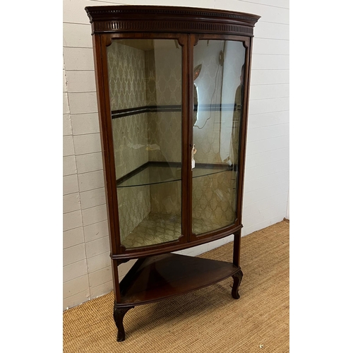 73 - An Edwardian mahogany corner unit with barrel glazed front and cabriole legs (H185cm W105cm D70cm)