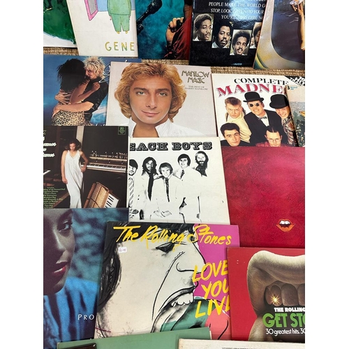 736 - A selection of vinyl Lps to include Barry Manilow, The Stylistics and the Bee Gees