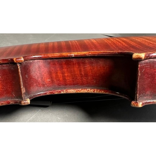 750 - A vintage violin in an inlaid case AF