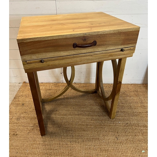 152 - An oak style pull out writing desk (H90cm W70cm D56cm)