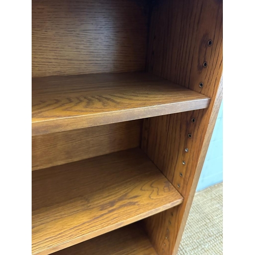 178 - A wooden two shelf free standing bookcase (H92cm)