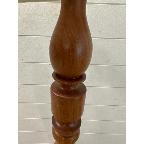 222 - A turned light oak floor standing lamp H52cm