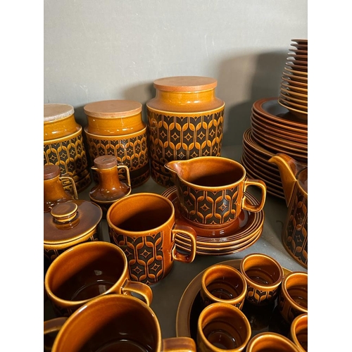 369 - A quantity of Hornsea dinner and breakfast ware in the Hierloom pattern to include tea and coffee po... 