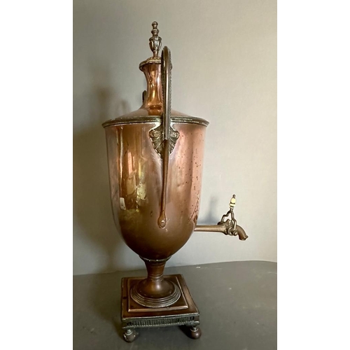 400 - An 19th Century French Neoclassical copper samovar (H57cm)