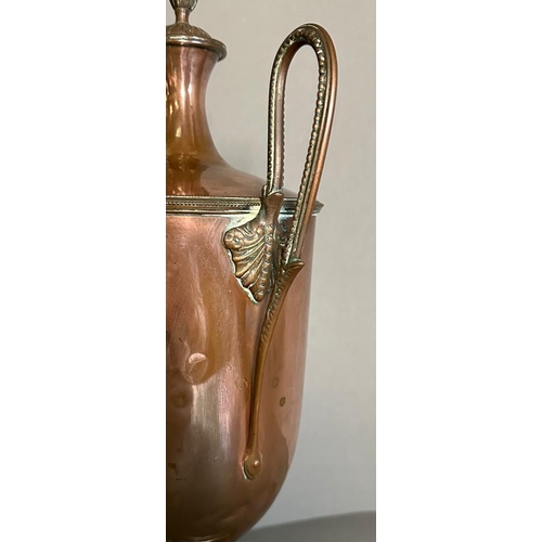 400 - An 19th Century French Neoclassical copper samovar (H57cm)