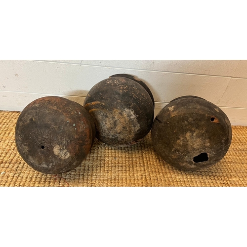 413 - A set of three pottery cooking pots, Sandy ware medieval style possibly terracotta (H16cm Dia21cm)