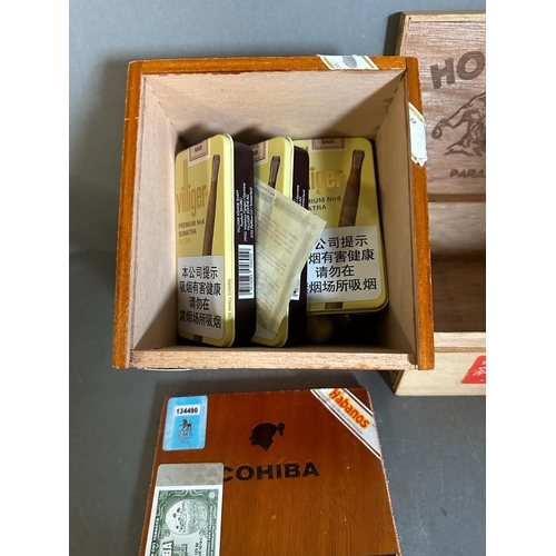 415 - A selection of cigars and cigar boxes