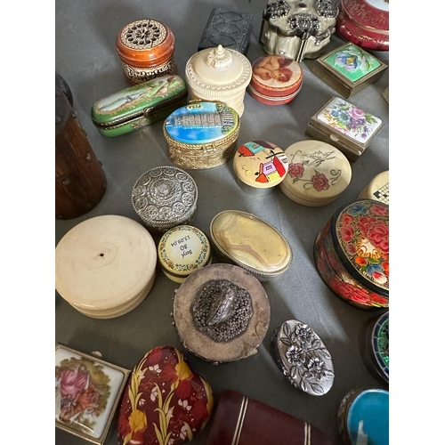 455 - A large selection of pill boxes various makers