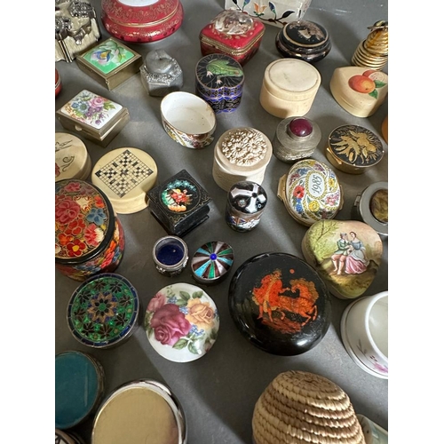 455 - A large selection of pill boxes various makers