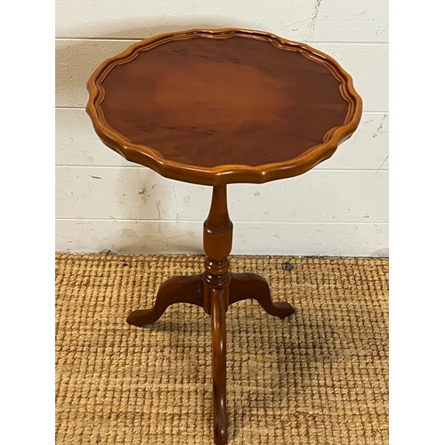 74 - Reproduction occasional table or wine table (H54cm Dia35cm)