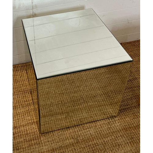 117 - A mirrored cube storage box (Sq46cm)