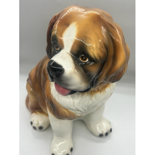 272 - A sitting St Bernard dog large (H36cm)