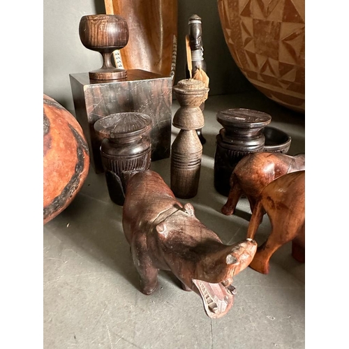 390 - A selection of tribal treen and other Africana to include bowls, gourds and carved animals