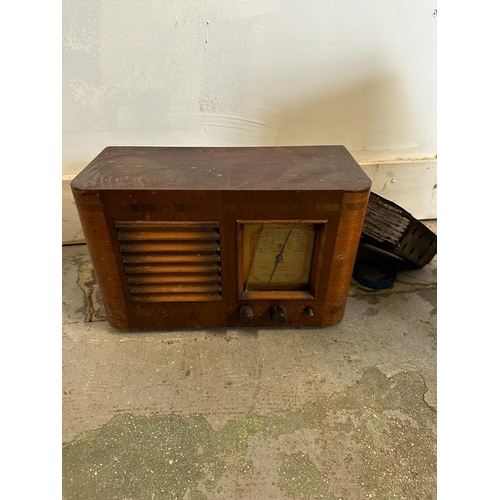 395 - A selection of vintage radios and record players to include a Monarch three speed, a Collardo tape T... 