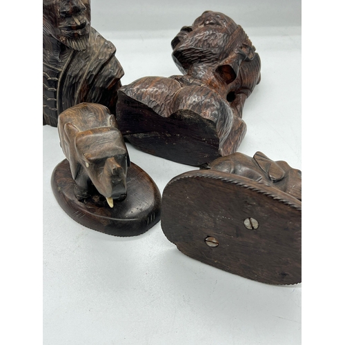 401 - A carved wooden elephants and a couple (H17cm)