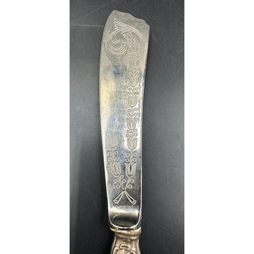 487 - A silver handled cake slice and cake knife both marked 800