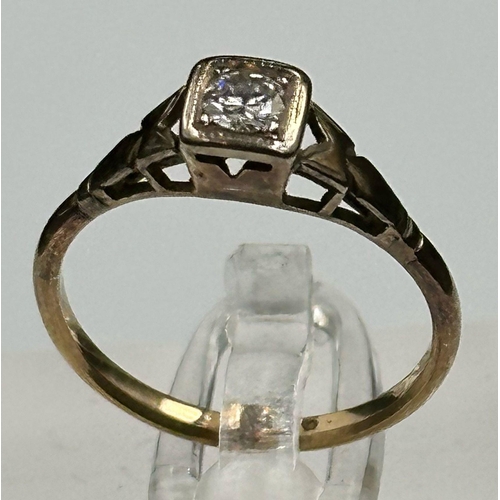 520 - A 9ct gold and diamond ring, approximate size I 1/2