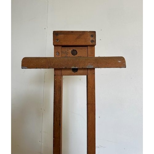 98 - A vintage adjustable artist easel