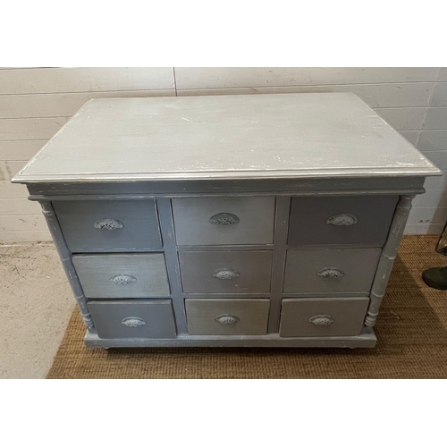 161 - A painted chest of drawers consisting of short drawers (H120cm W100cm D60cm)