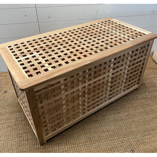 19 - An ottoman storage box (H50cm W98cm D50cm)