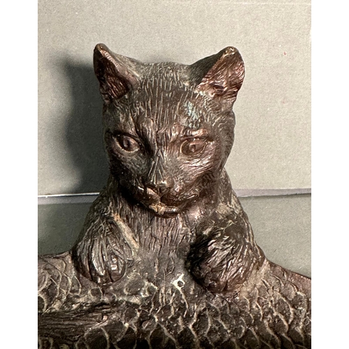 269 - A bronze of a cat holding a fish possibly a pin tray or trinket dish