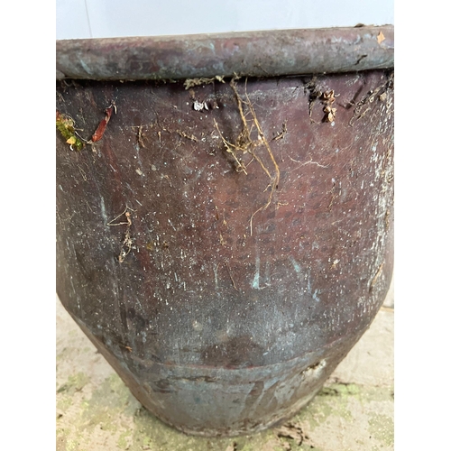 324 - A large copper planter (H45cm Dia45cm)