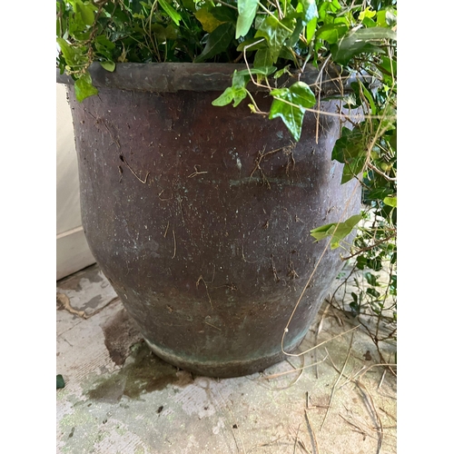 348 - A copper garden planter with roll lip (H56cm Dia55cm)