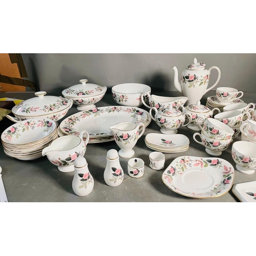 393 - A large selection of Wedgwood Hathaway Rose pattern dinner service, 7 bowls, 7 coffee cups and sauce... 