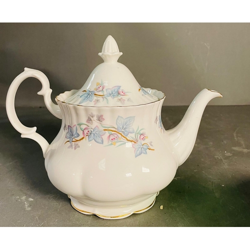 414 - A Royal Kent large tea pot in Trentside pattern, made in 1980's in Staffordshire